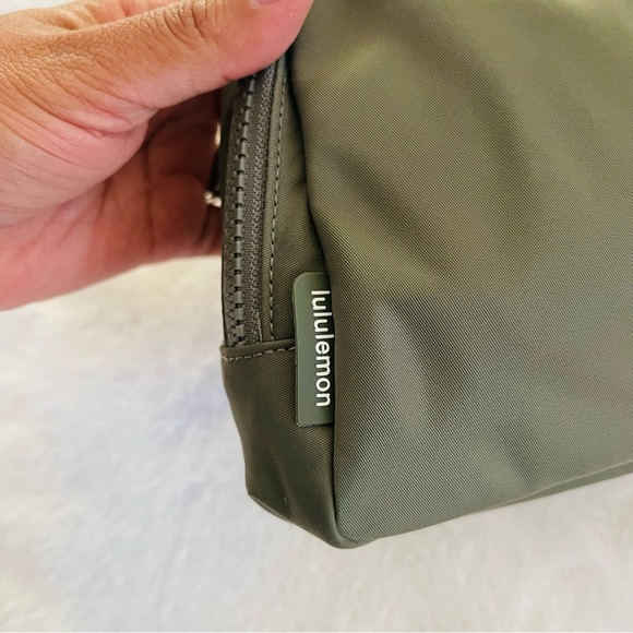 Lululemon Everywhere belt Bag Grey Sage large 2L - Picture 5 of 10